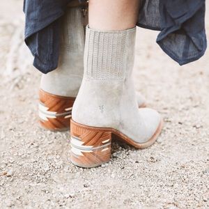 frye pia chelsea short boot